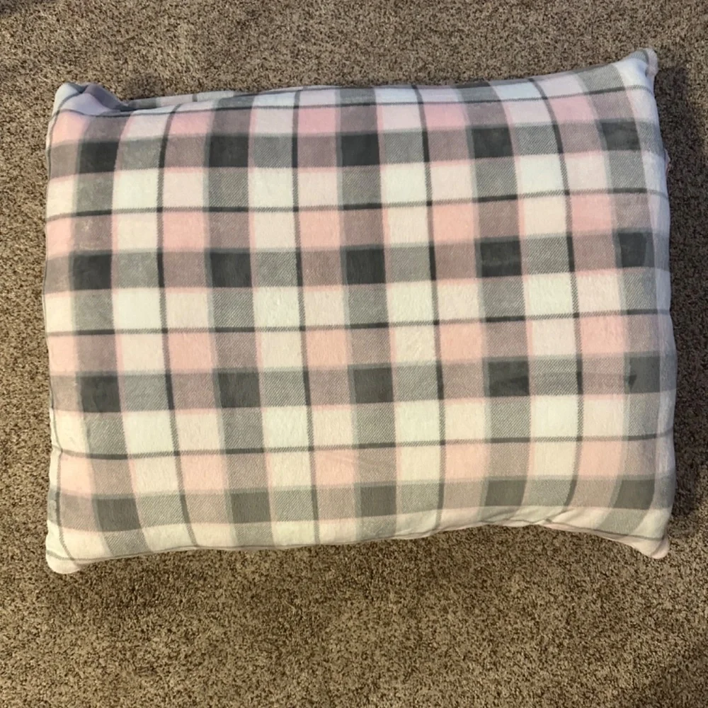 Custom made dog/cat bed